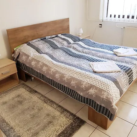 La Boheme Apartman Мишкольц Экстерьер фото